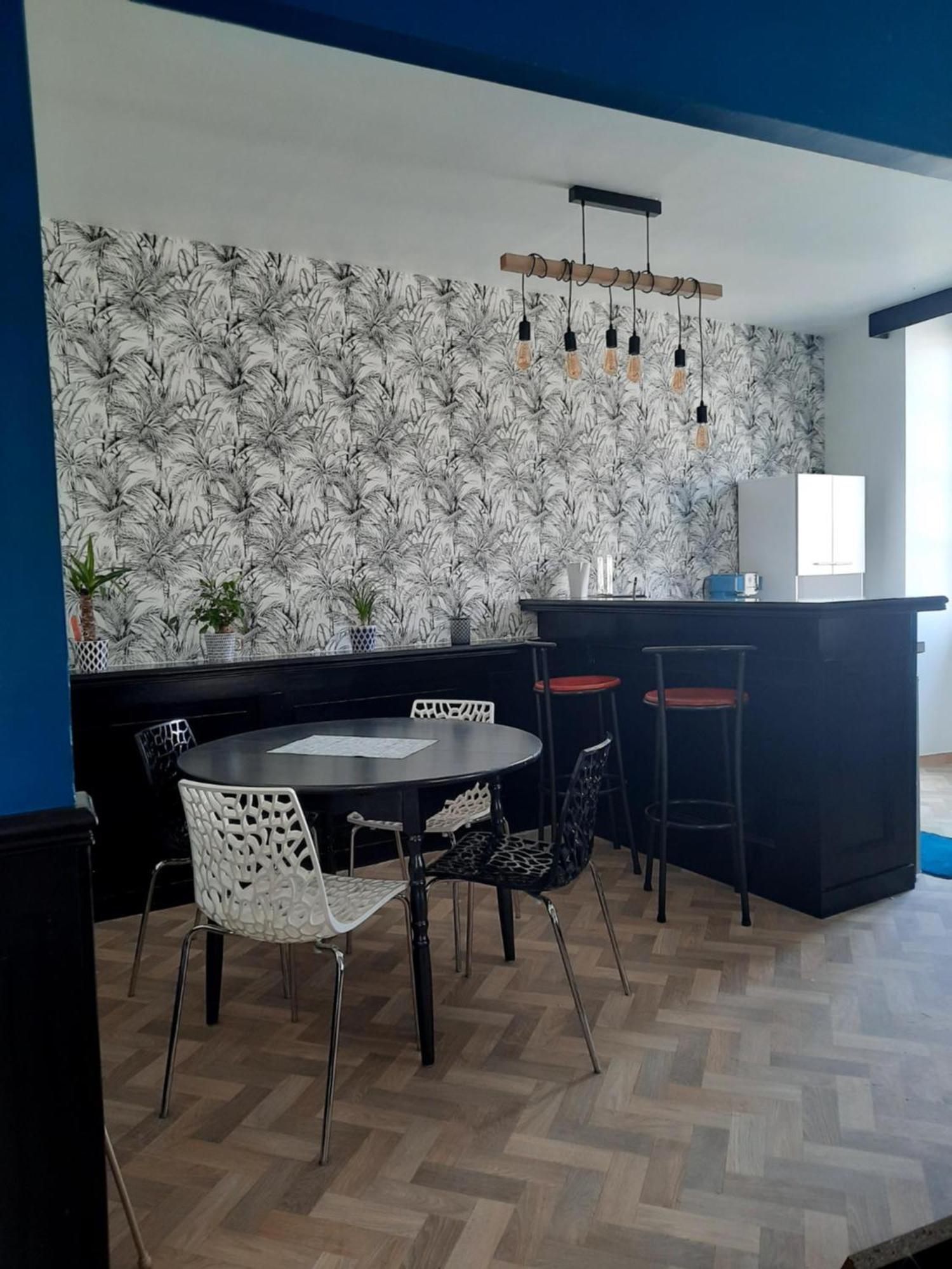 Duplex Place Du Marche Saint-Jean-d'Angely Exterior photo
